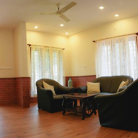 Waves And Shores Beach Villa Mararikulam Luaran gambar