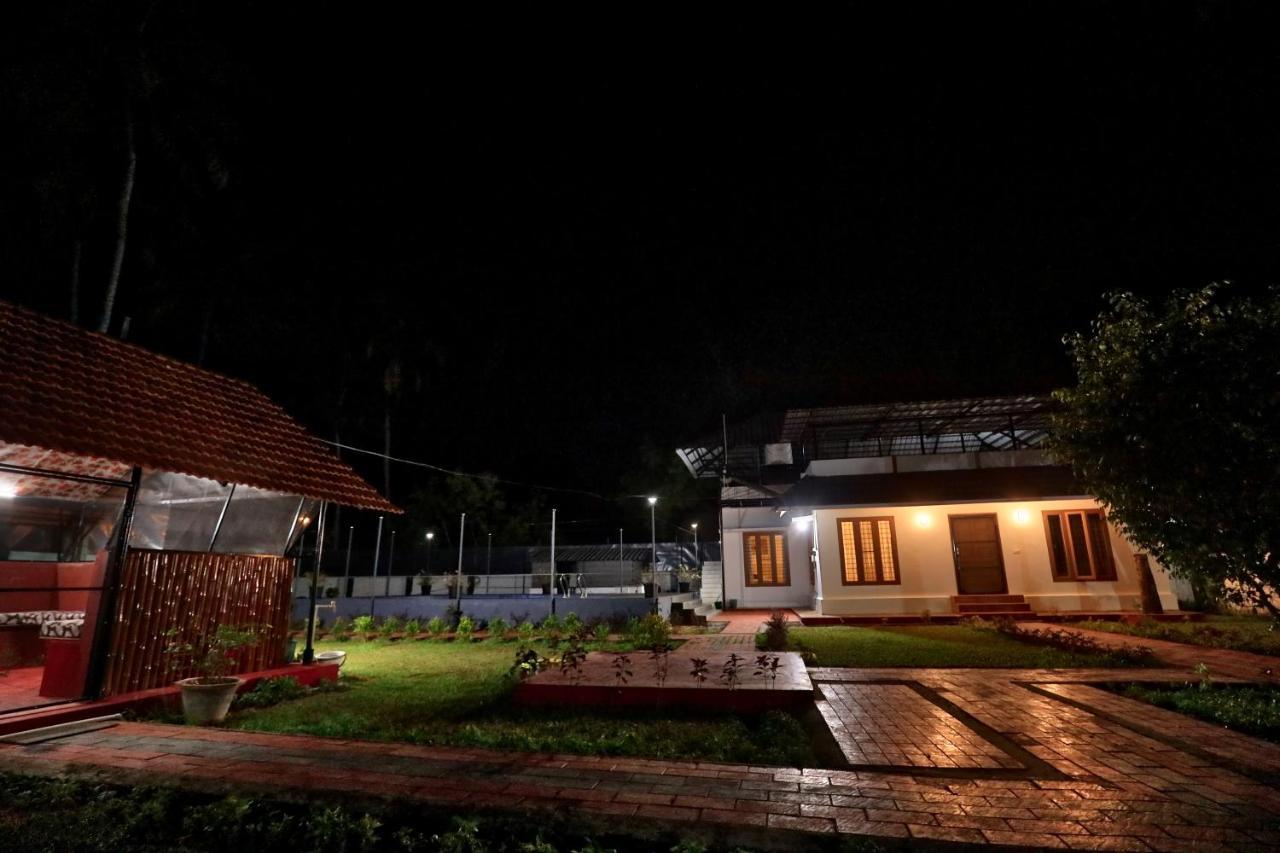 Waves And Shores Beach Villa Mararikulam Luaran gambar