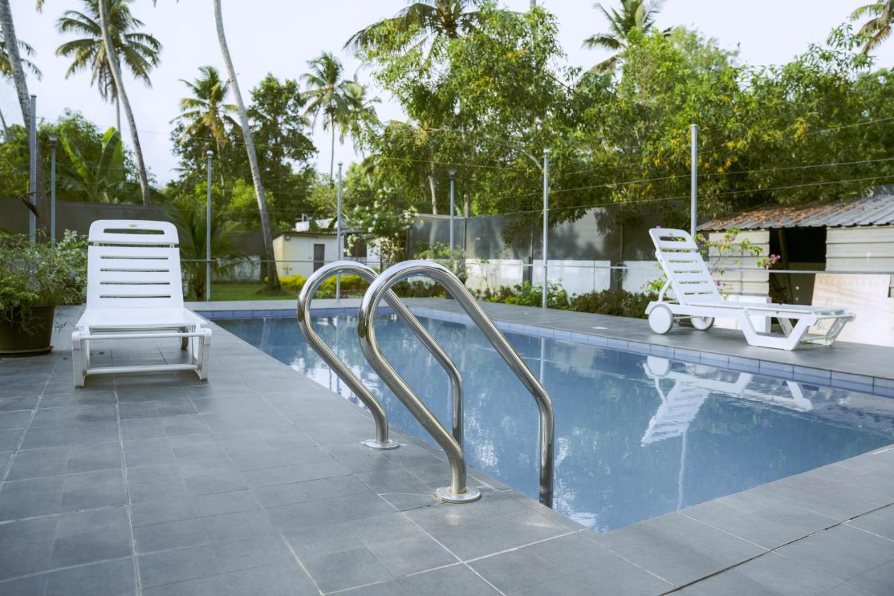 Waves And Shores Beach Villa Mararikulam Luaran gambar