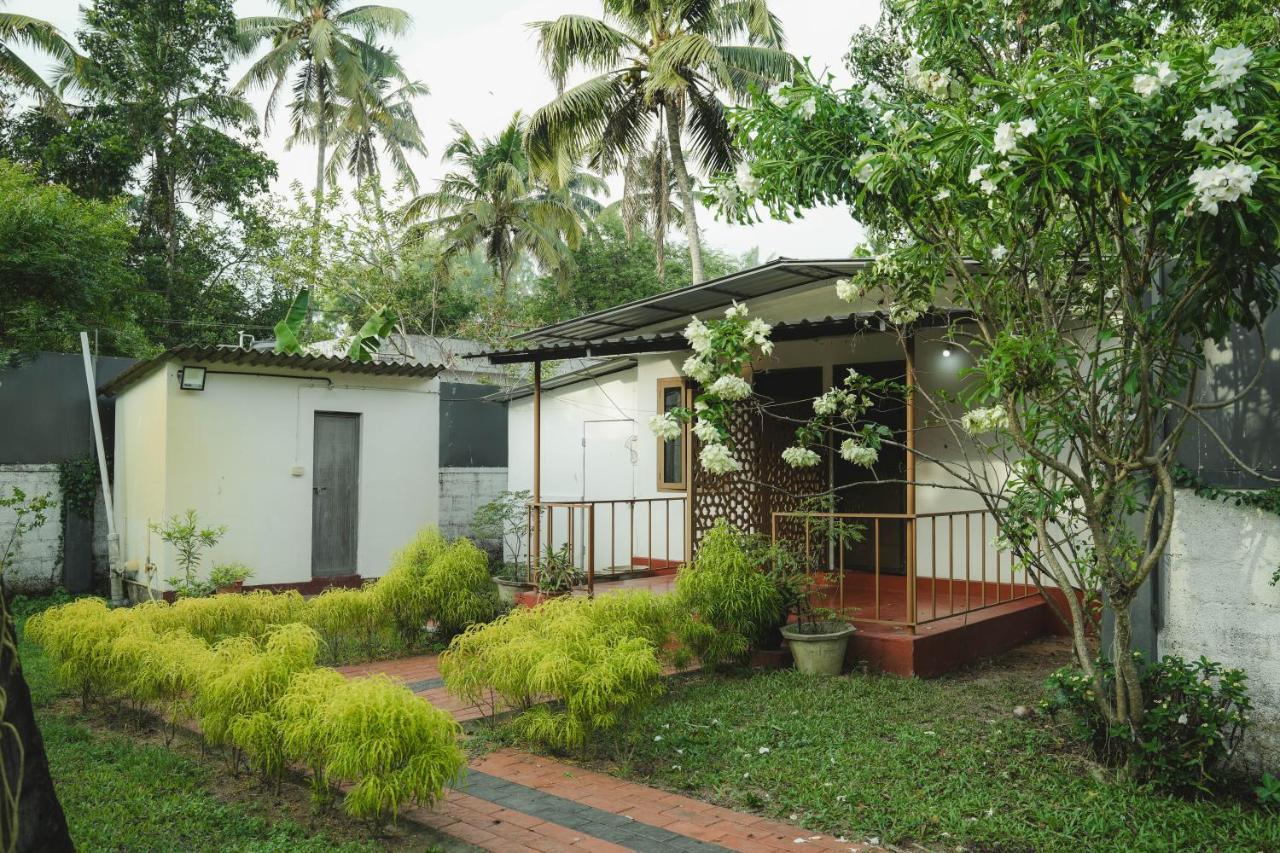 Waves And Shores Beach Villa Mararikulam Luaran gambar
